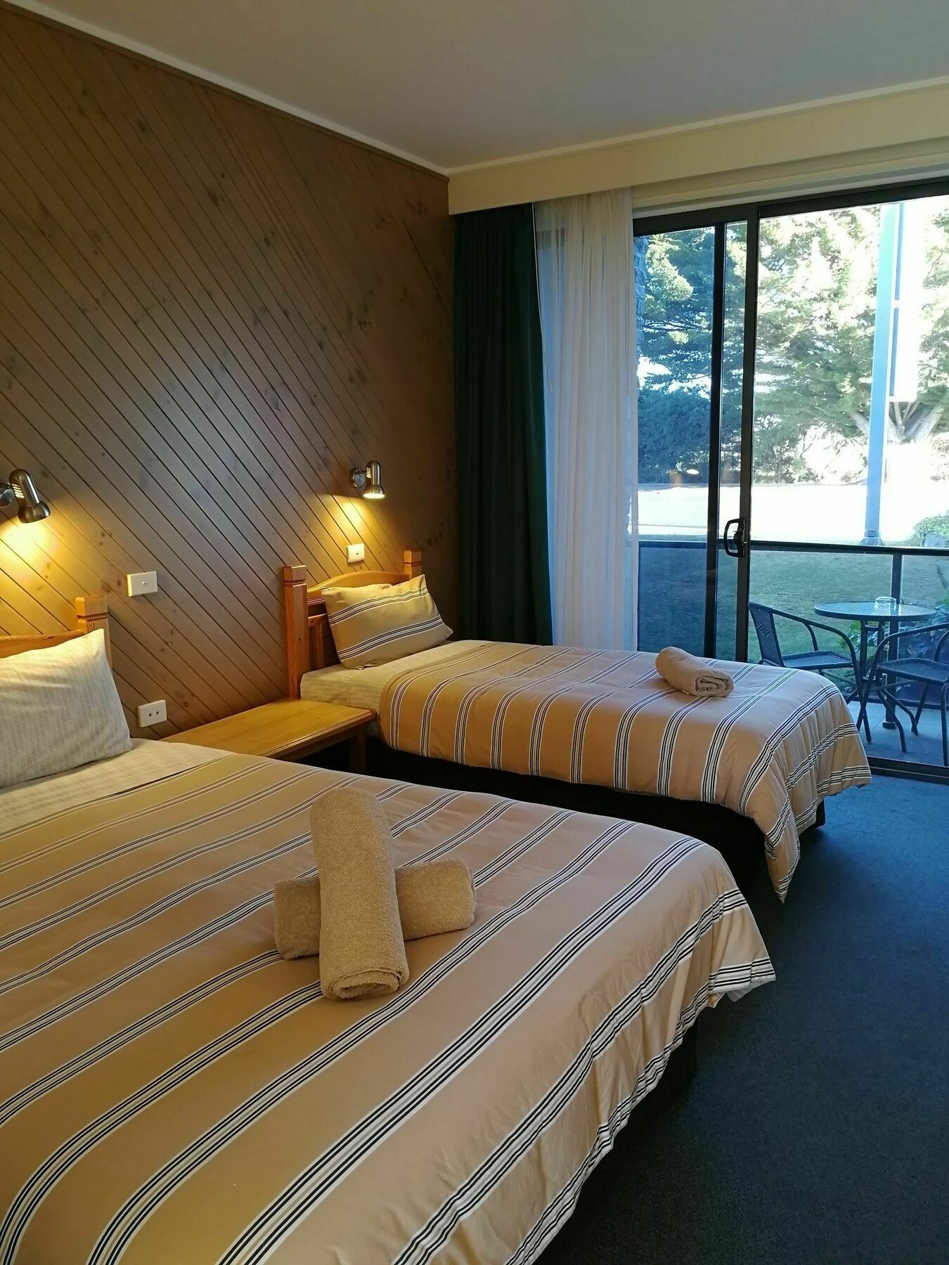 Banjo Paterson Motor Inn Lakes Entrance Εξωτερικό φωτογραφία